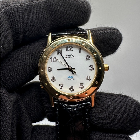 Men’s TIMEX Indiglo 32mm Gold Tone Watch. - Picture 1 of 6